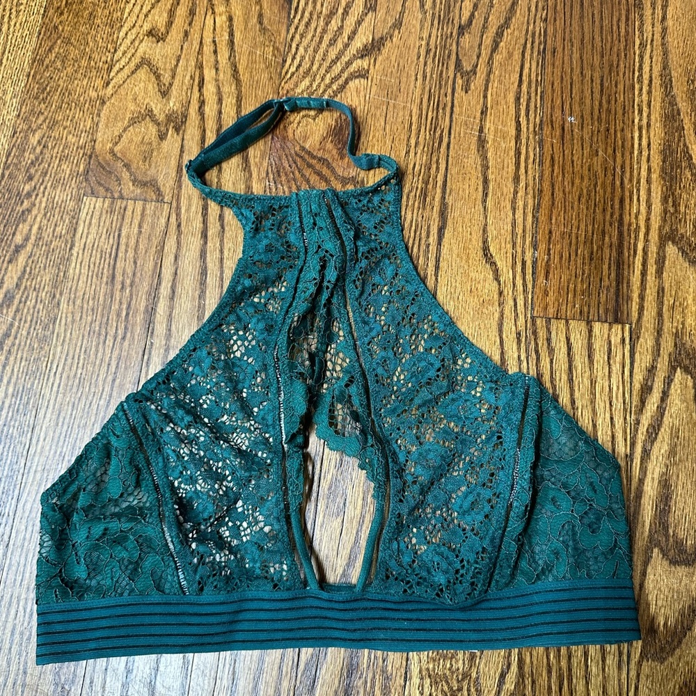Very Sexy Victoria’s Secret emerald green lace bra